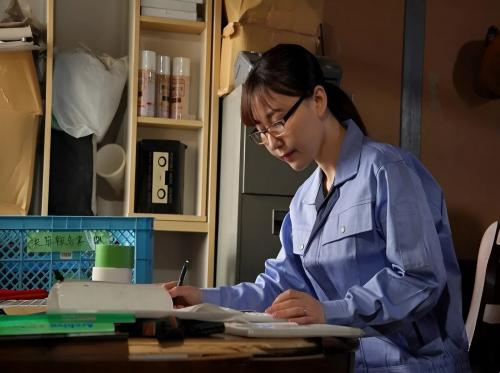 Hiếp dâm sếp nữ khát tình