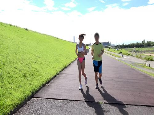 Tập thể dục gạ được em gái xinh đẹp